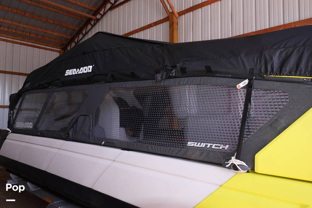 Slide: The Image of Sea-Doo Switch Cruise 21 2023 - 15241230