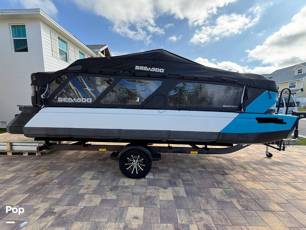 Slide: The Image of Sea-Doo Switch Cruise 21 I/O 2022 - 15136642