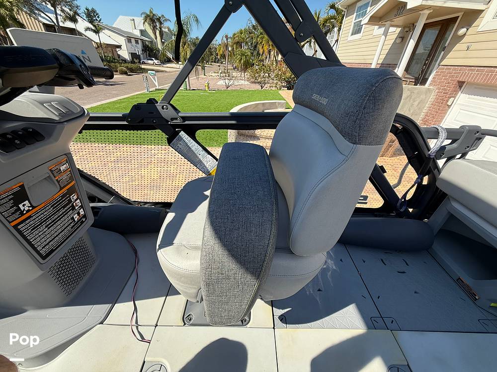 Slide: The Image of Sea-Doo Switch Cruise 21 I/O 2022 - 15136675