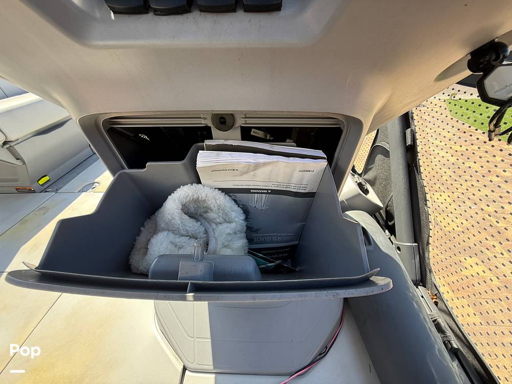 Slide: The Image of Sea-Doo Switch Cruise 21 I/O 2022 - 15136676