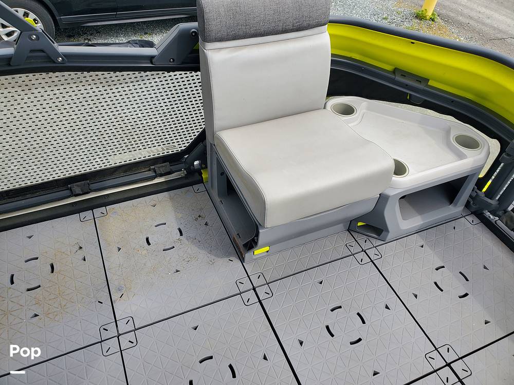 Slide: The Image of After Removal Of Left Seat. - 15391406