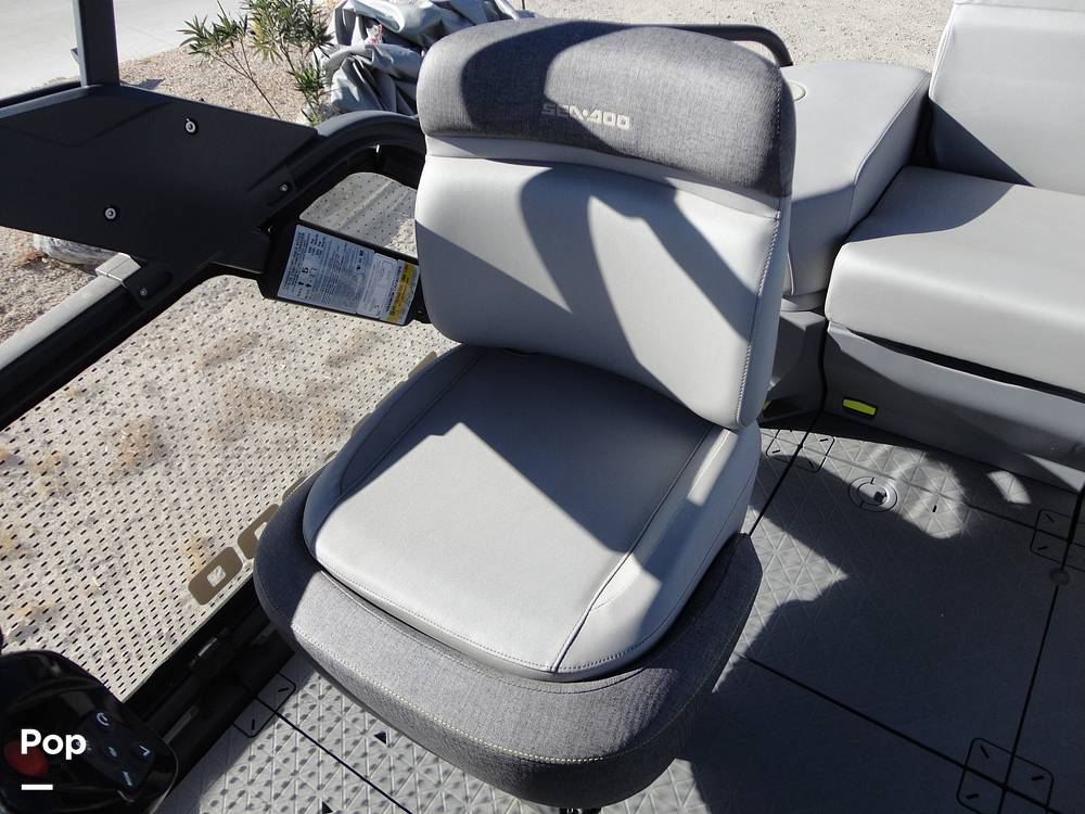 Slide: The Image of Captain's Chair - 15056595