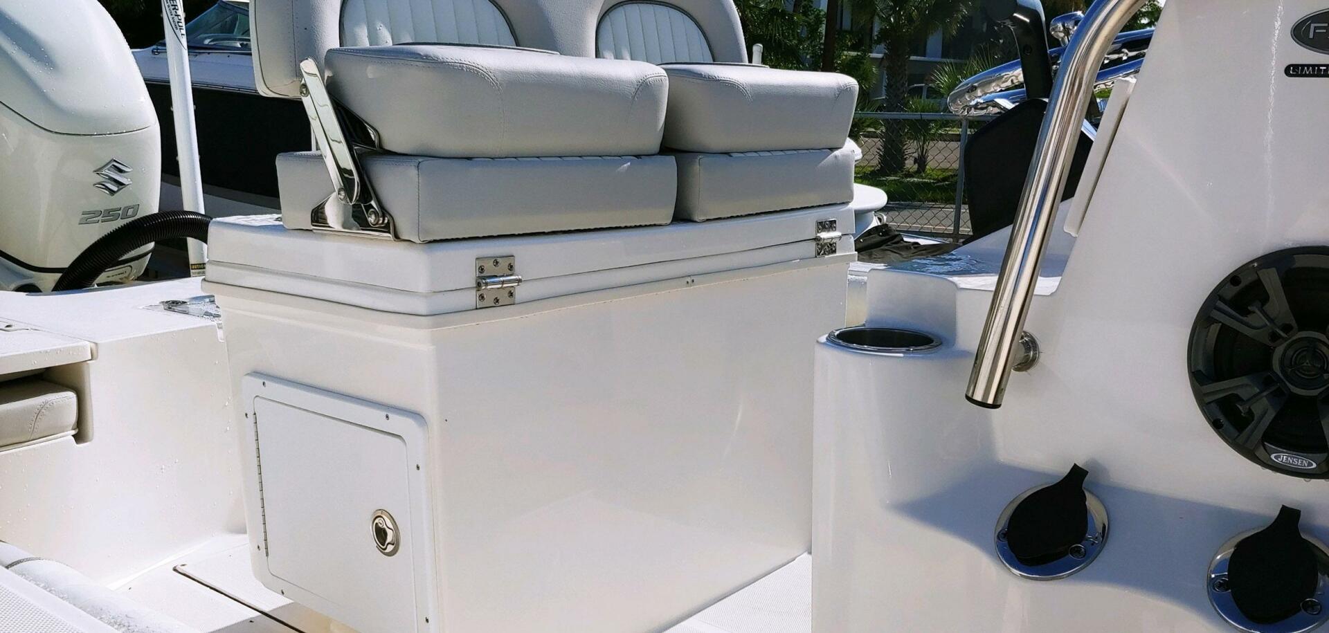 Slide: The Image of Sea Born FX24 Bay 2020 - 4371680