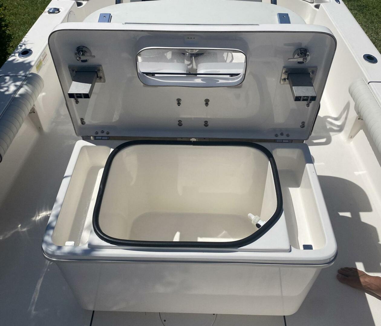 Slide: The Image of Sea Born FX24 Bay 2020 - 4371684