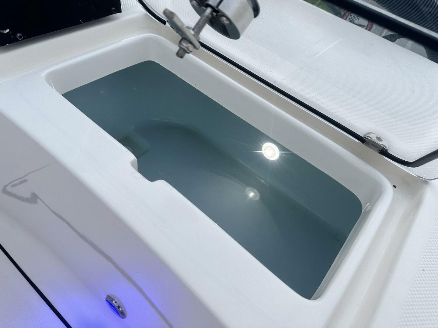 Slide: The Image of Sea Born FX24 Bay 2020 - 4371686