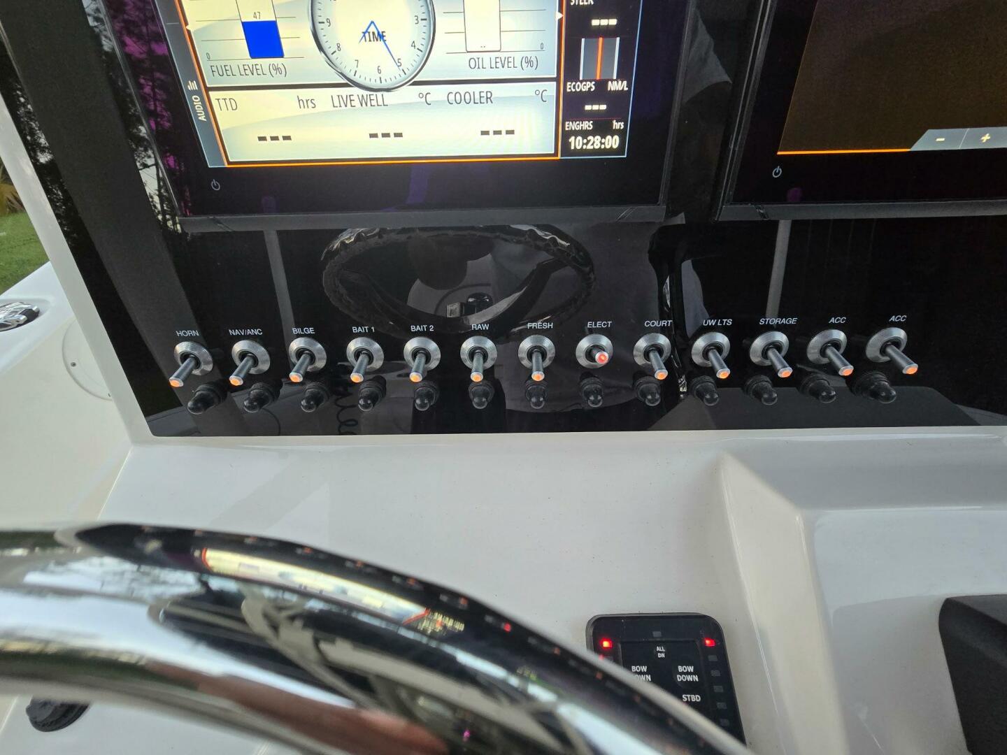 Slide: The Image of Sea Born LX22 Center Console 2021 - 5198647