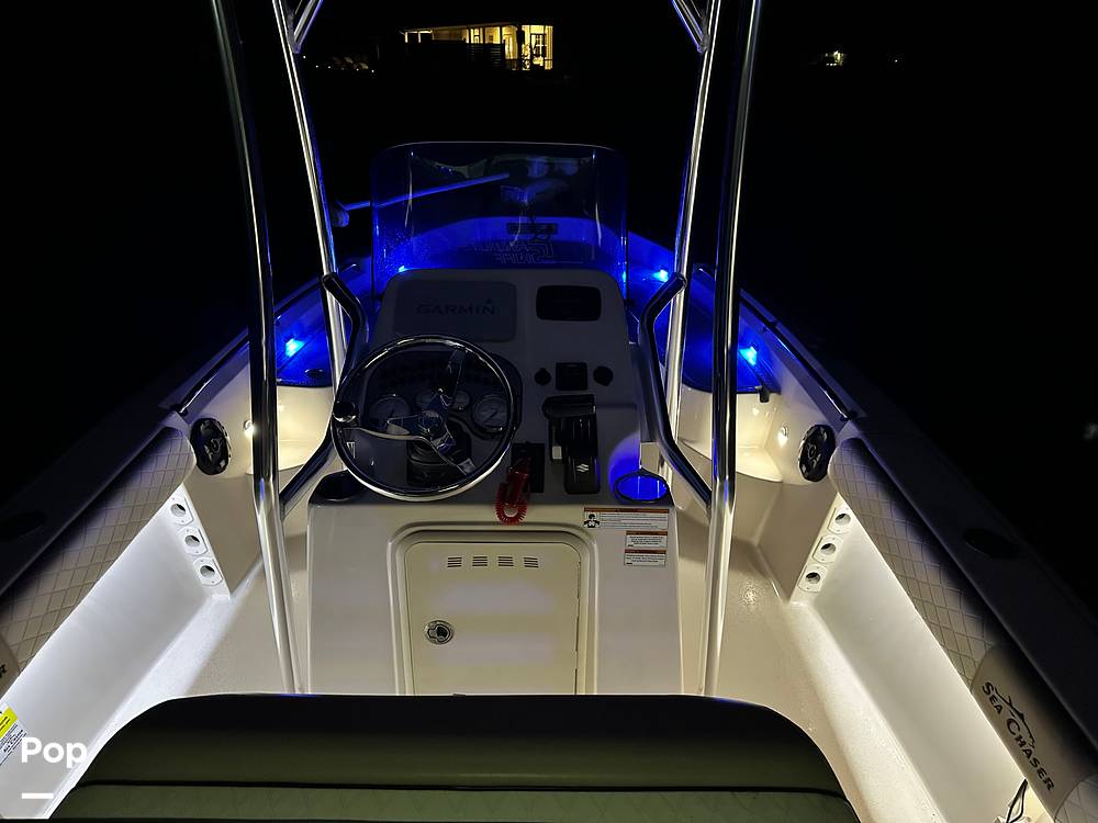 Slide: The Image of Sea Chaser 21LX 2021 - 14856054