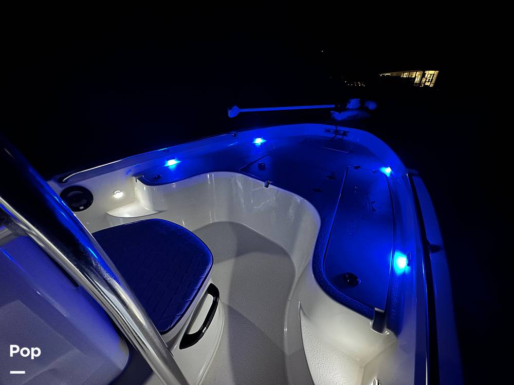 Slide: The Image of Sea Chaser 21LX 2021 - 14856056