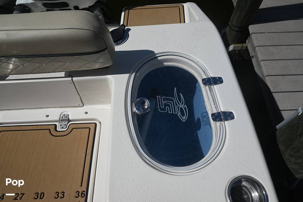 Slide: The Image of Transom Bait Well - 15514492