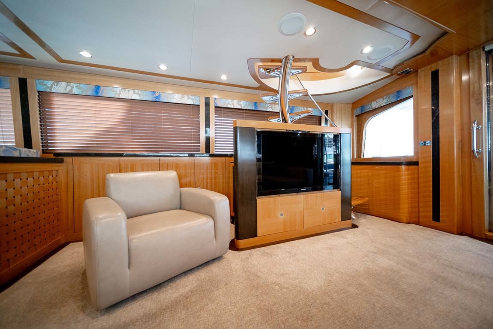 Slide: The Image of Sea Force IX Sportfish 2010 - 1477343