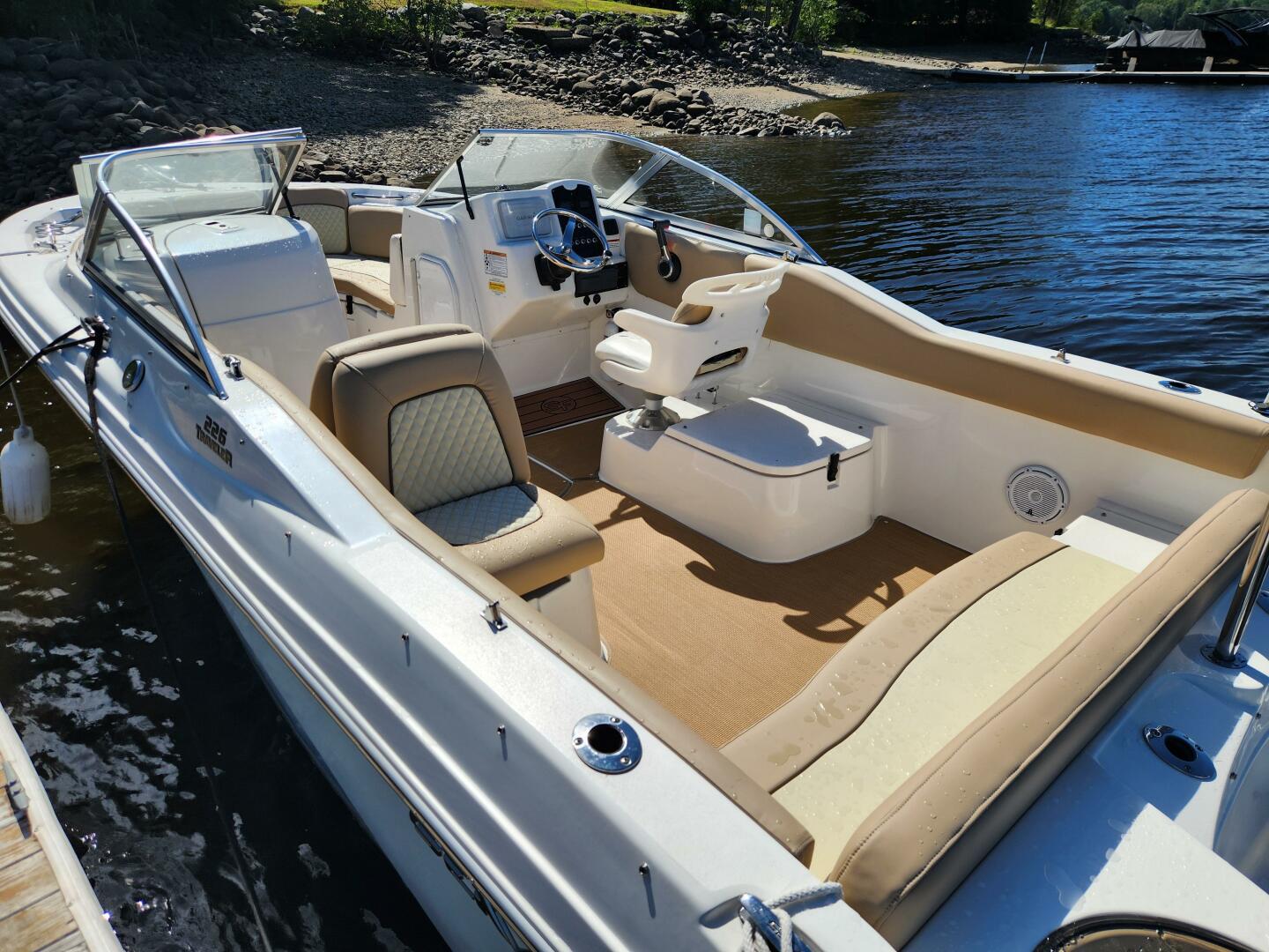 Slide: The Image of Sea Fox 226 Traveler 2014 - 5593560