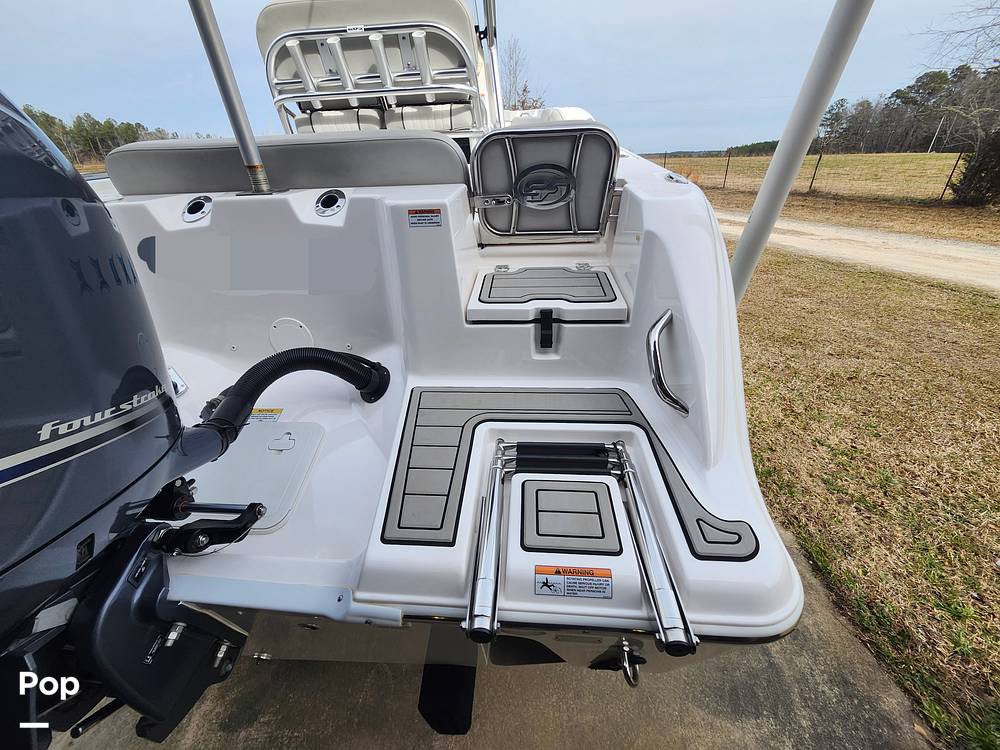 Slide: The Image of Sea Fox 228 Commander 2021 - 24