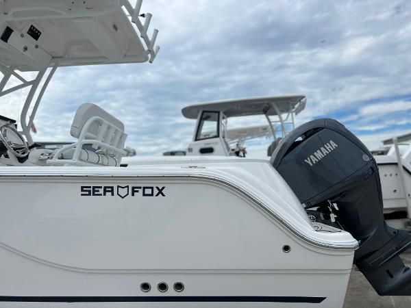 Slide: The Image of 2024 Sea Fox 228 Commander boat with Yamaha engine, side view. - 46