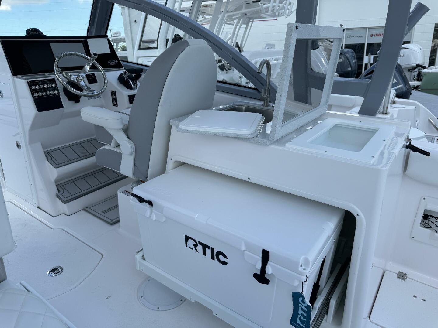 Slide: The Image of Sea Fox 268 Traveler 2025 - 4819567