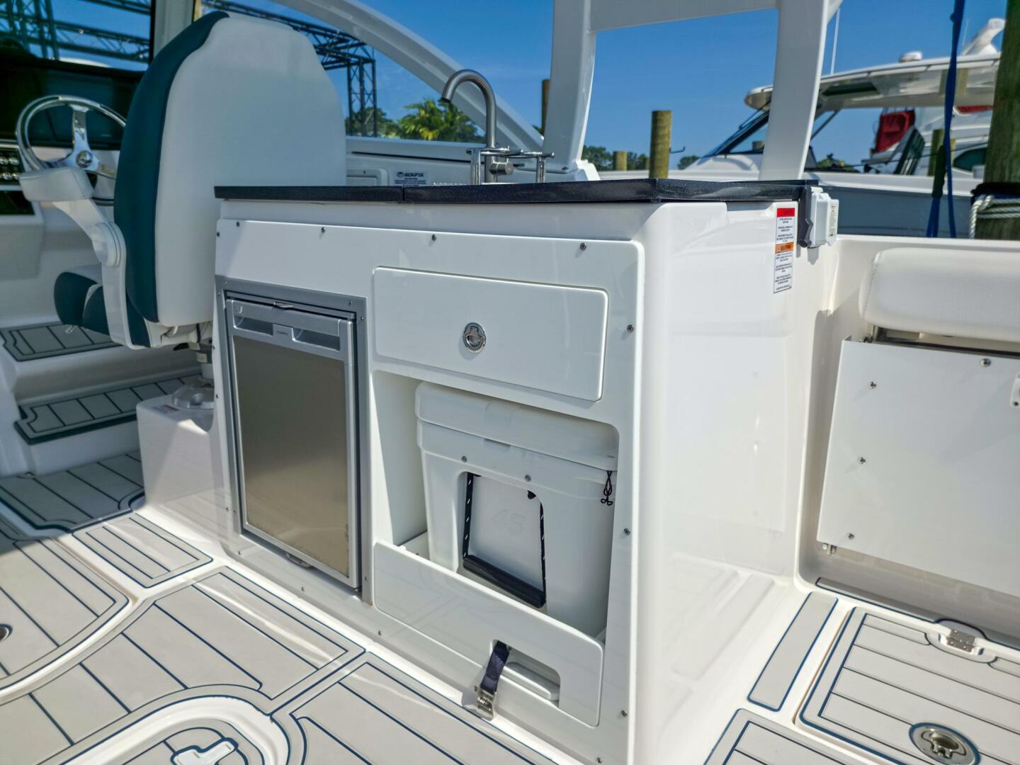 Slide: The Image of Sea Fox 288 Traveler 2024 - 5577512