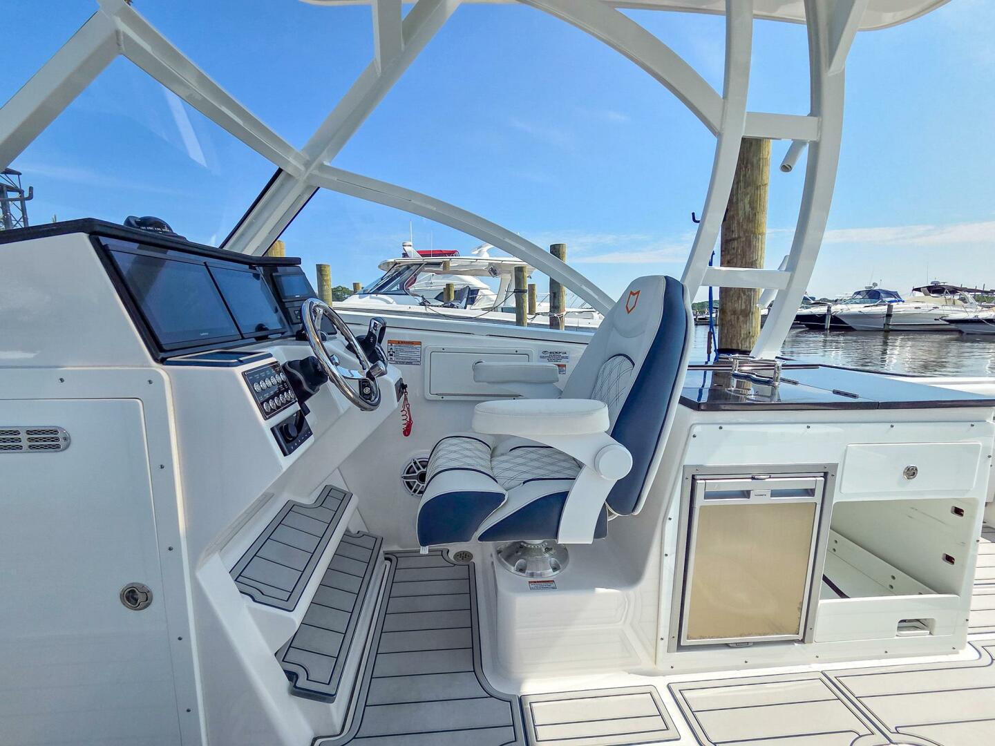 Slide: The Image of Sea Fox 288 Traveler 2024 - 5577499