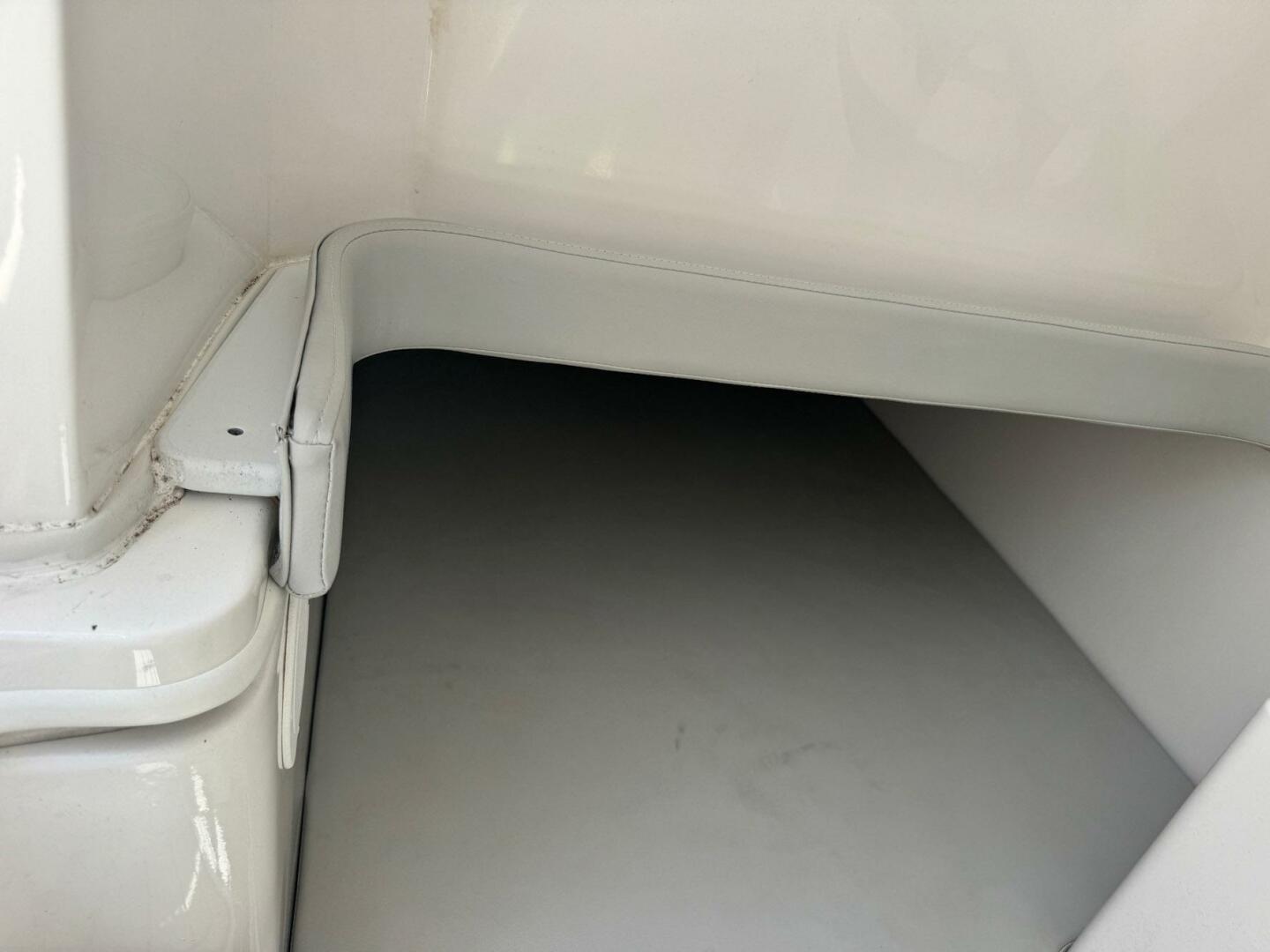 Slide: The Image of Sea Fox 328 Commander 2022 - 5343782