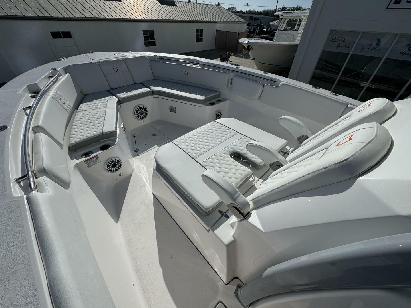 Slide: The Image of Sea Fox 328 Commander 2025 - 4759548