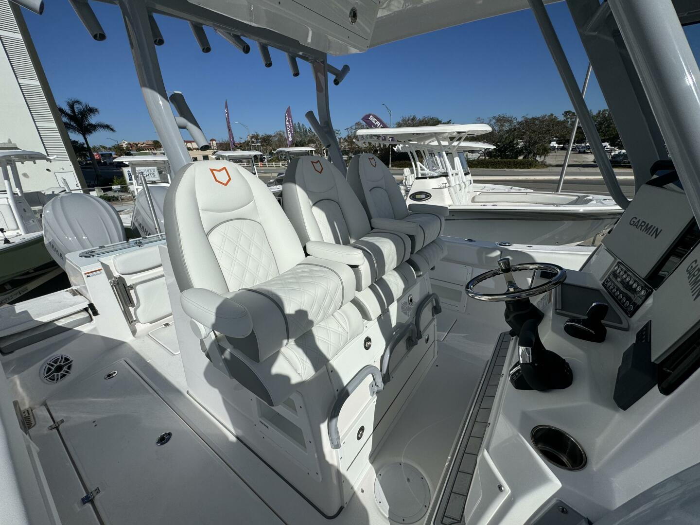 Slide: The Image of Sea Fox 328 Commander 2025 - 4759550