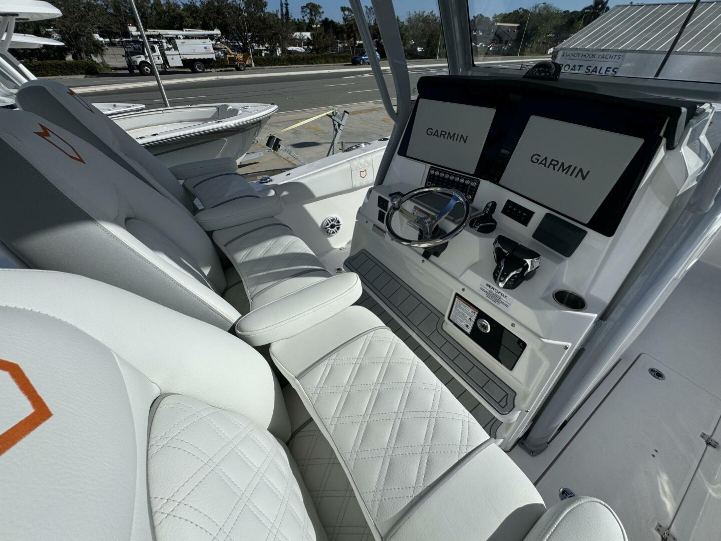 Slide: The Image of Sea Fox 328 Commander 2025 - 4759551