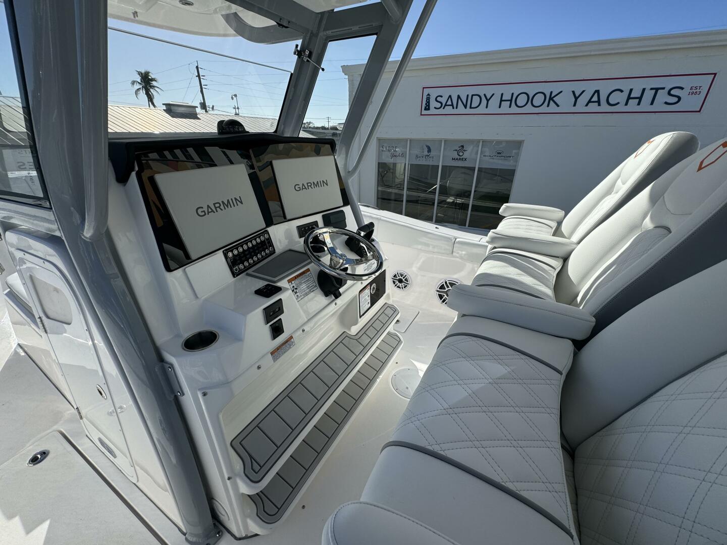 Slide: The Image of Sea Fox 328 Commander 2025 - 4759553