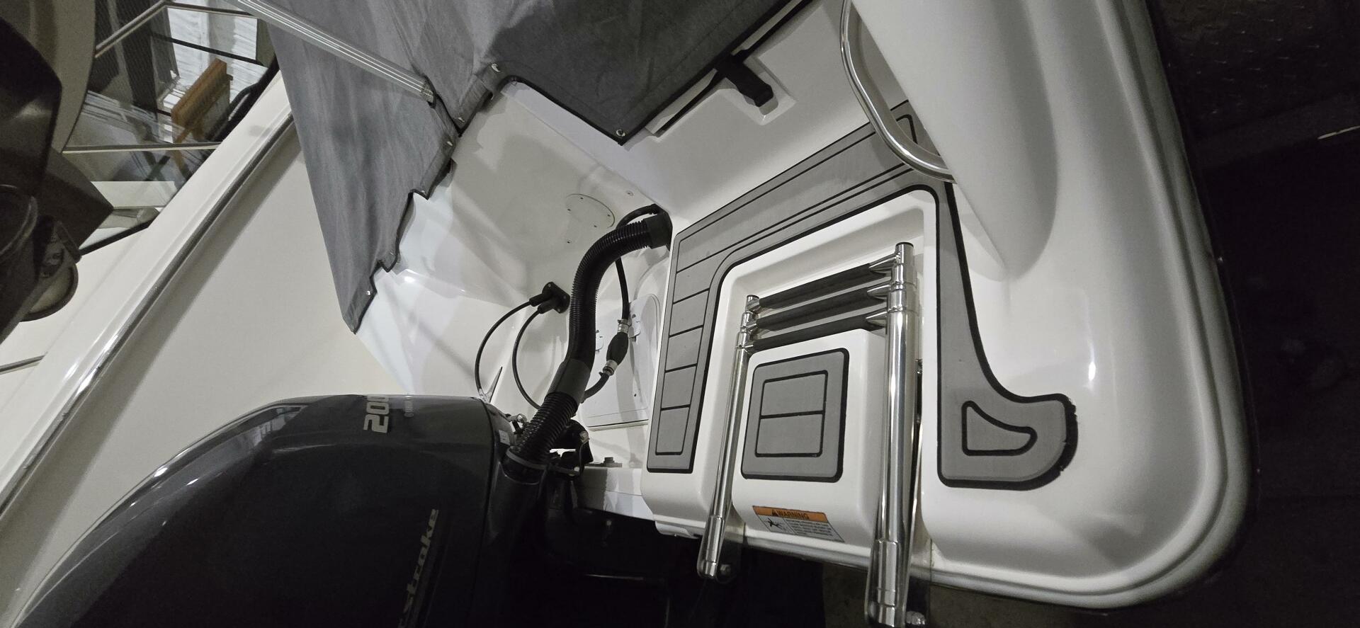 Slide: The Image of Sea Fox COMMANDER 2020 - 5148095