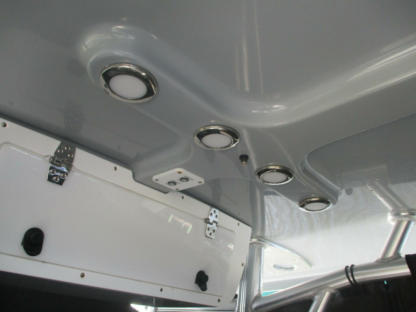 Slide: The Image of Sea Hunt 22 2020 - 5259448