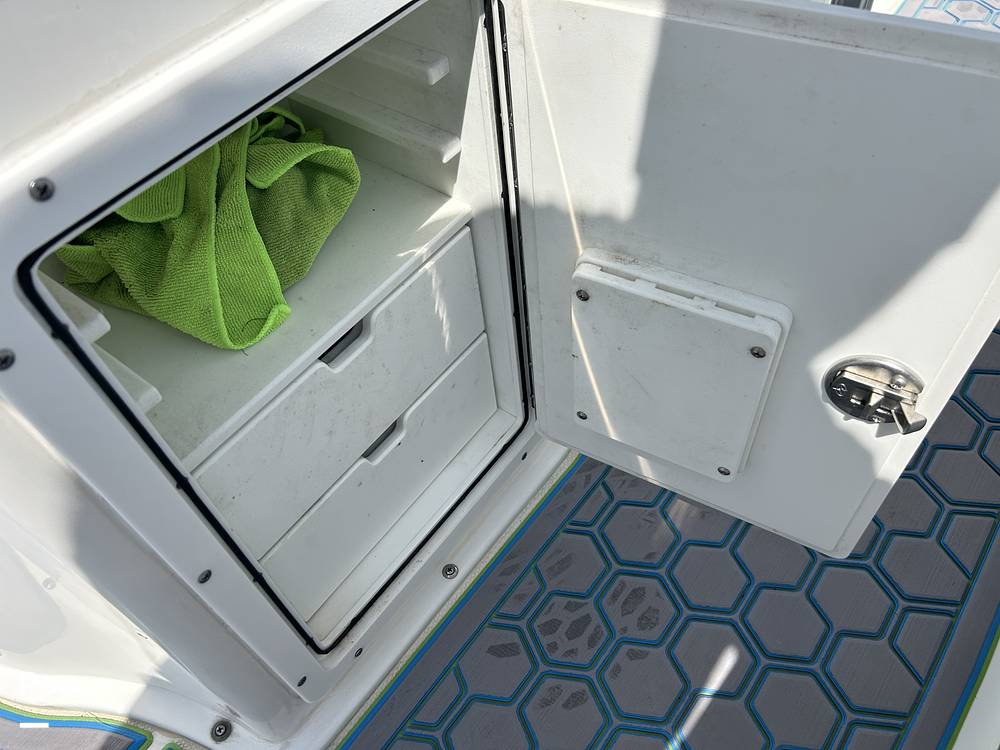 Slide: The Image of Sea Hunt 225 2015 - 15769373