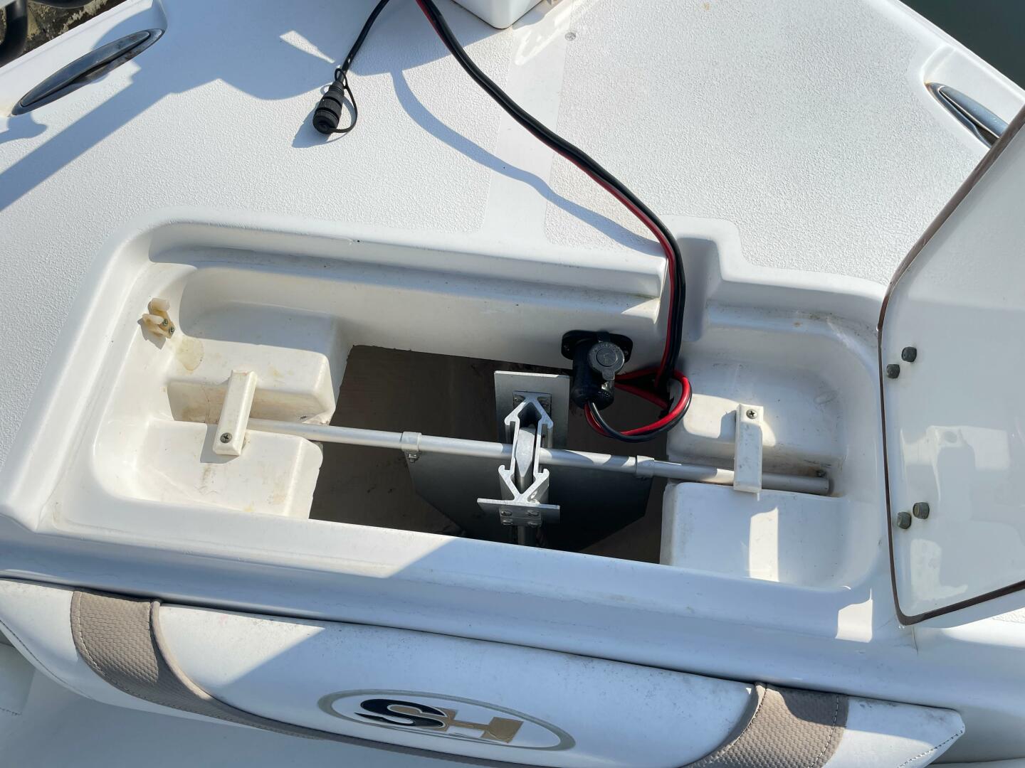 Slide: The Image of Sea Hunt 234 Ultra 2012 - 5027360