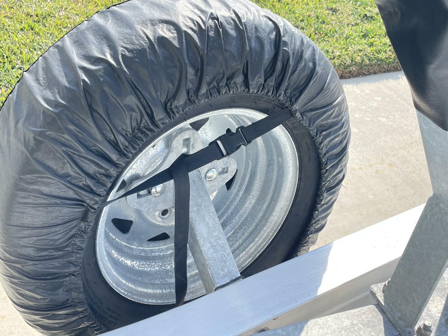 Slide: The Image of Sea Hunt 234 Ultra 2012 - 5027379