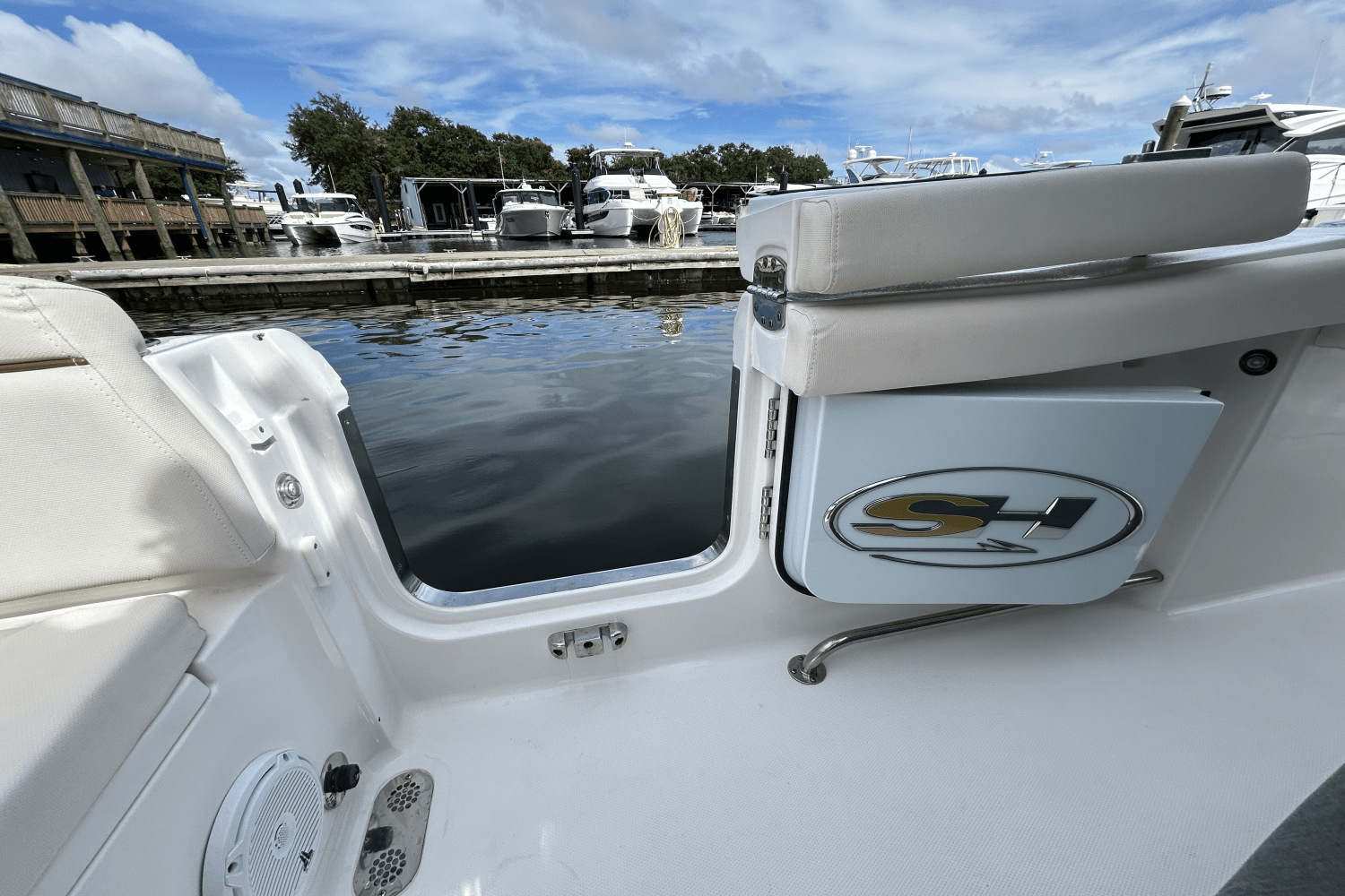 Slide: The Image of Sea Hunt 255 ULTRA 2020 - 27