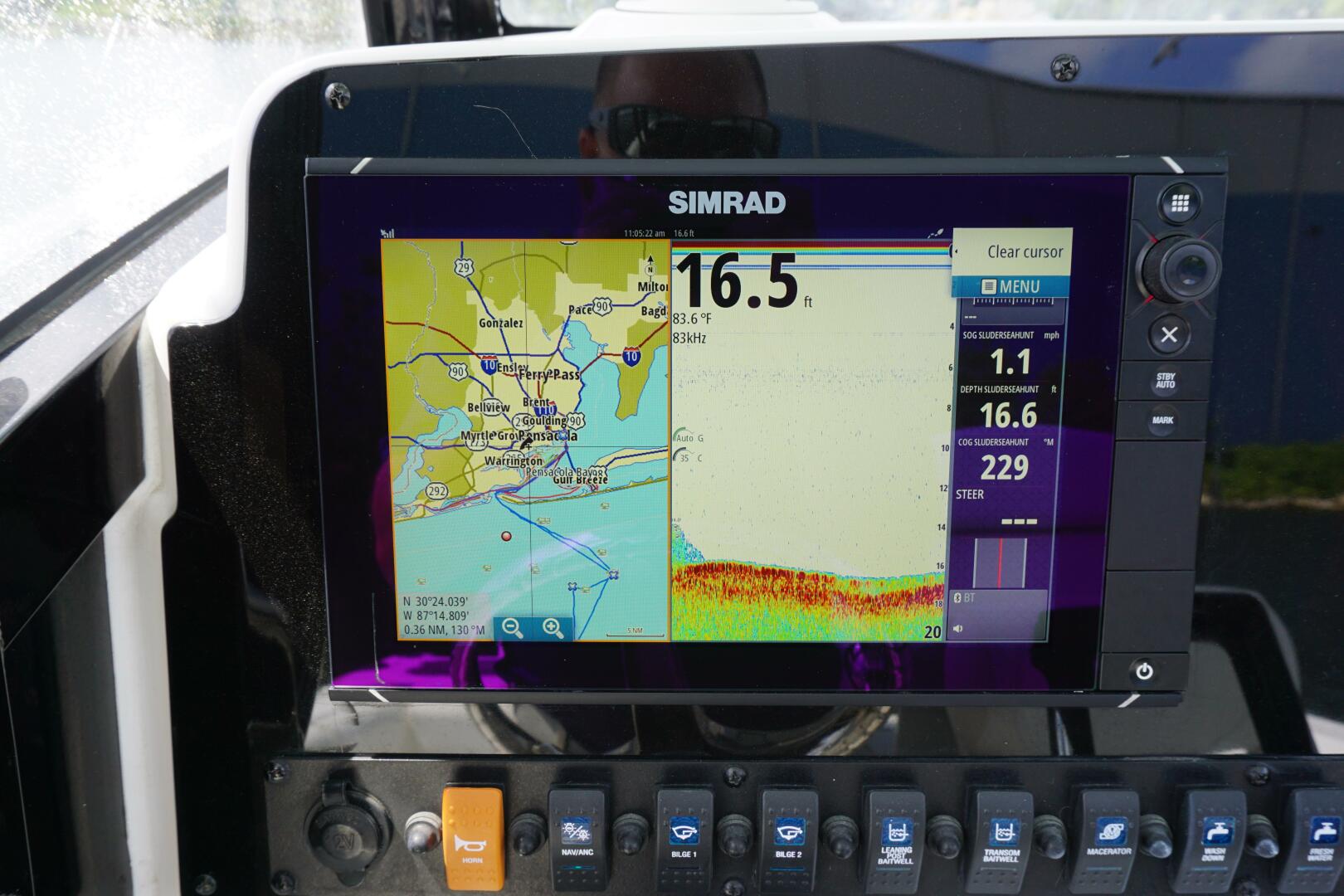 Slide: The Image of 2017 25 SeaHunt 25 Gamefish Helm (6) - 5267547