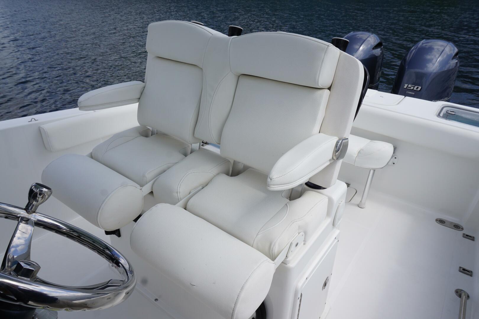 Slide: The Image of 2017 25 SeaHunt 25 Gamefish Helm Seats (2) - 5267552
