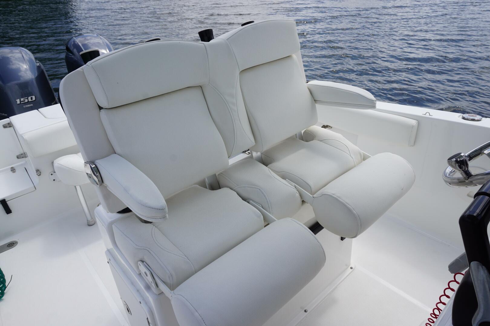 Slide: The Image of 2017 25 SeaHunt 25 Gamefish Helm Seats (1) - 5267551