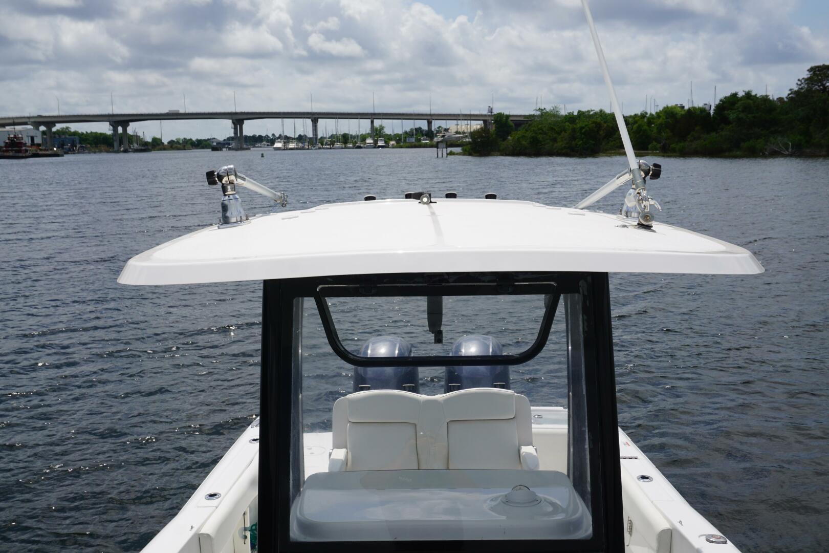 Slide: The Image of 2017 25 SeaHunt 25 Gamefish T Top (3) - 5267565