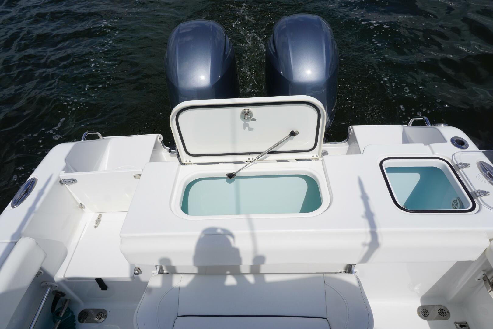 Slide: The Image of 2017 25 SeaHunt 25 Gamefish Aft Fishbox Livewell - 5267525