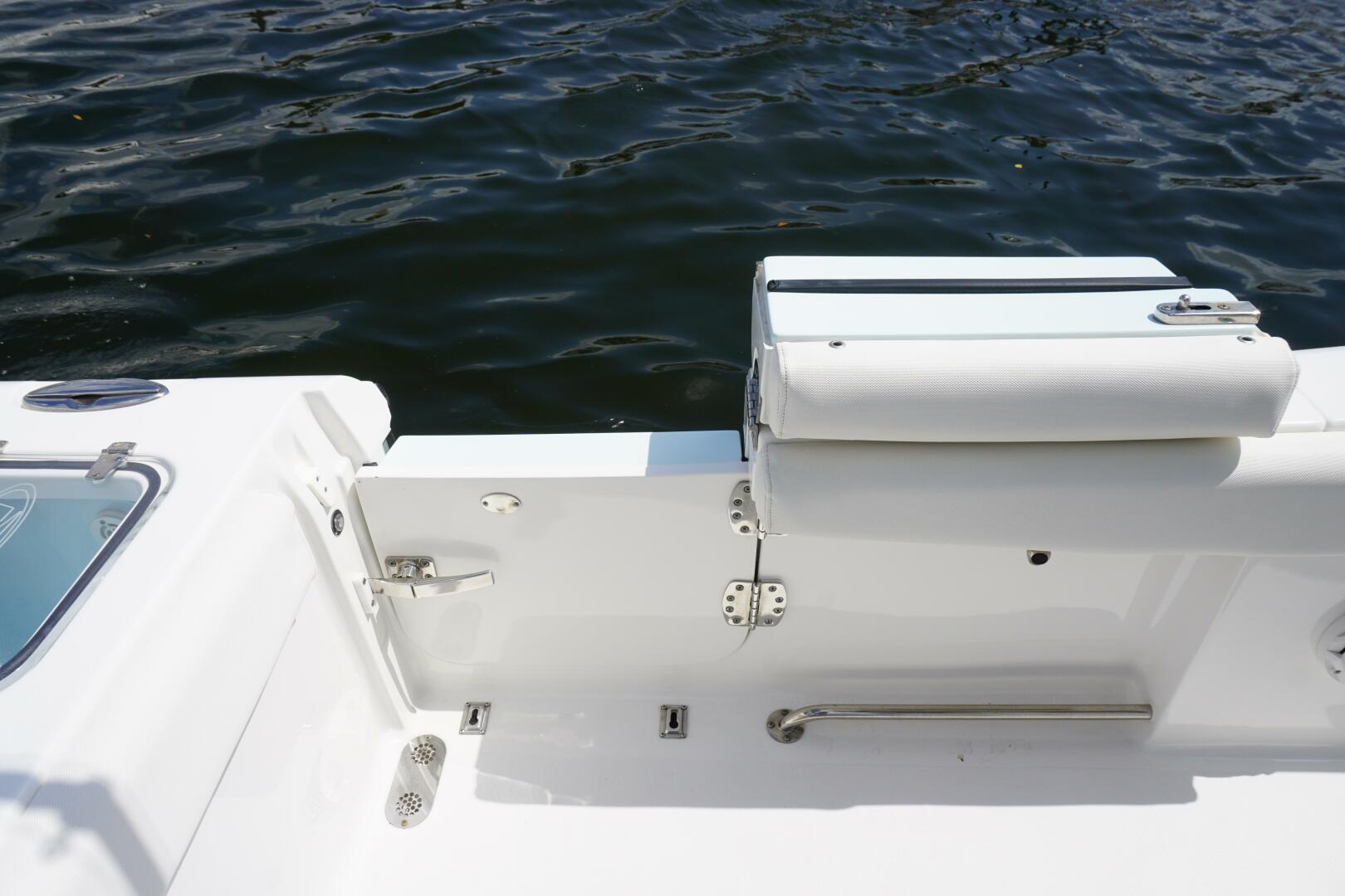 Slide: The Image of 2017 25 SeaHunt 25 Gamefish Dive Door  - 5267534