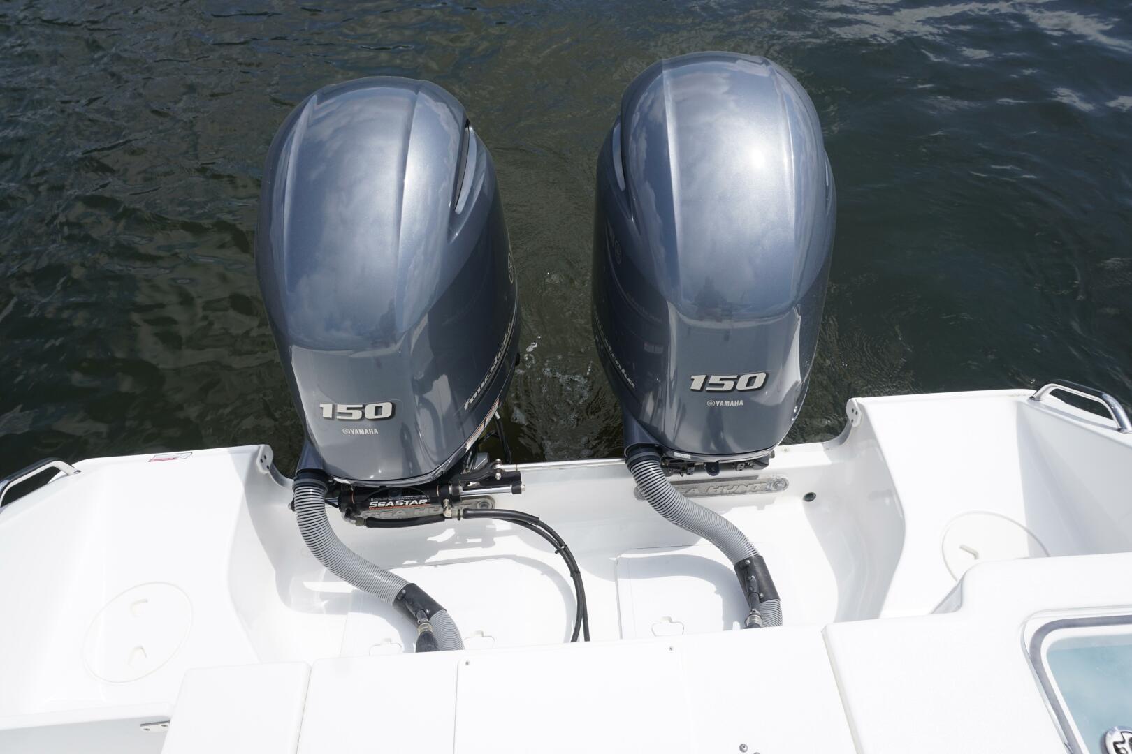 Slide: The Image of 2017 25 SeaHunt 25 Gamefish Engine Well - 5267537