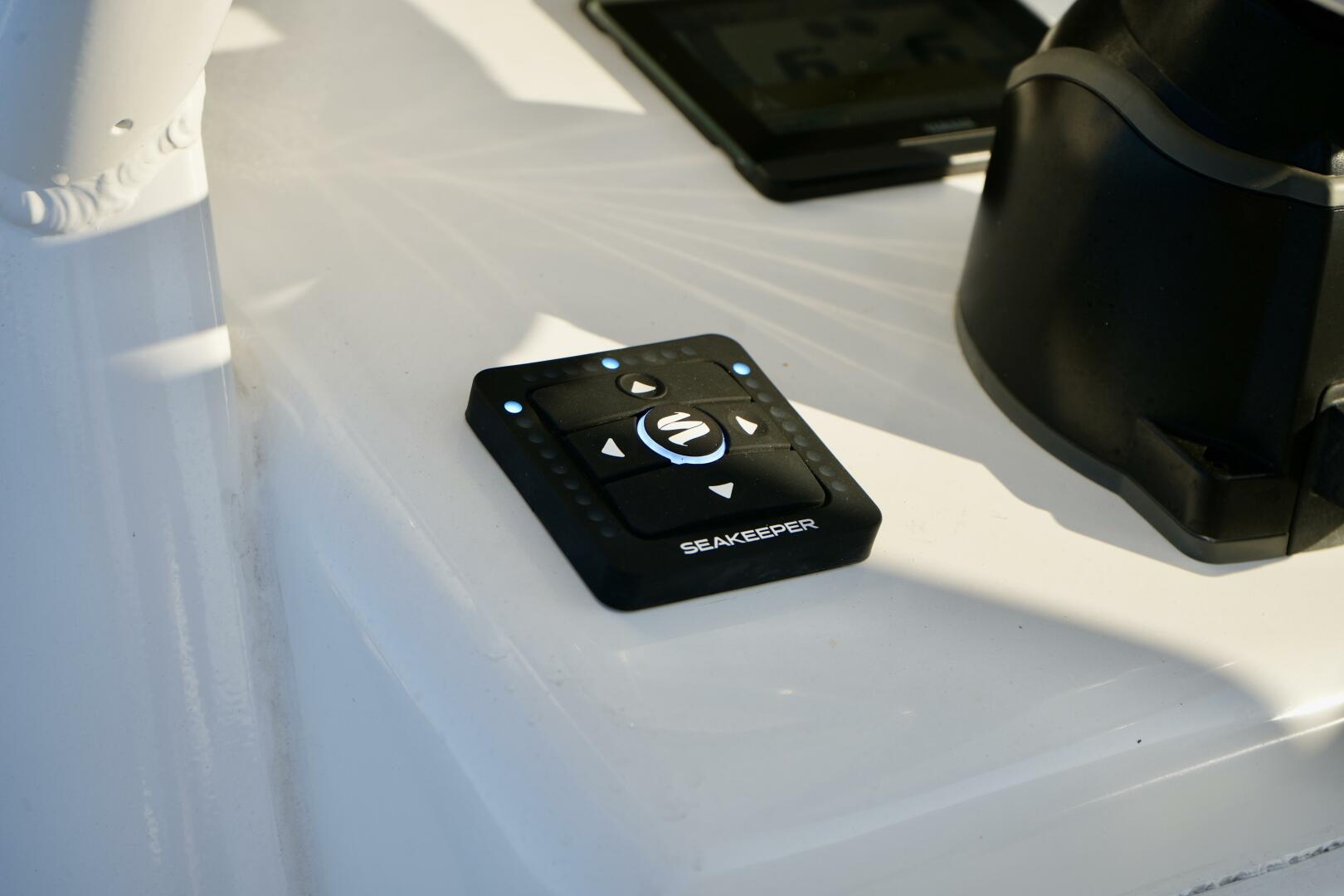 Slide: The Image of Controls 2024 Sea Hunt 30 305 Ultra Center Console - 5124785