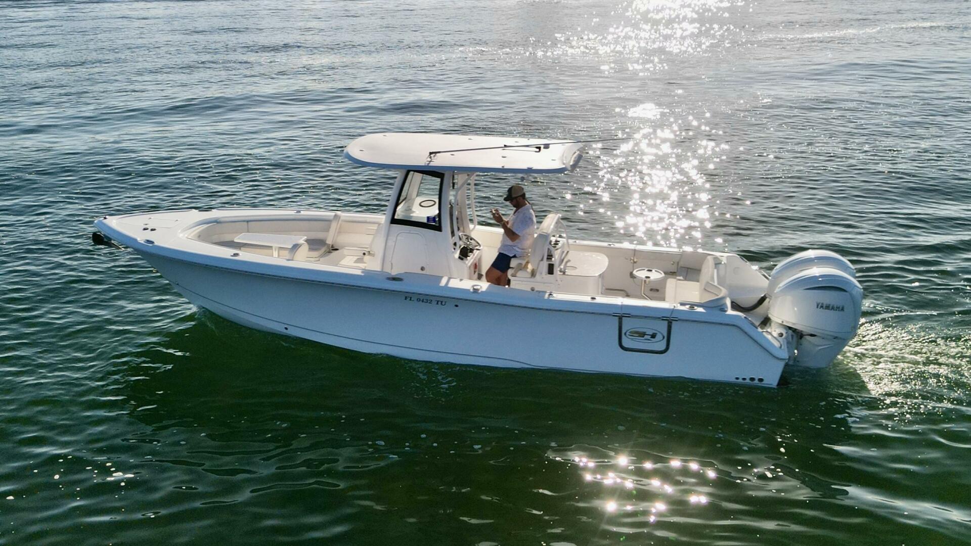 Slide: The Image of Profile 2024 Sea Hunt 30 305 Ultra Center Console - 5124811