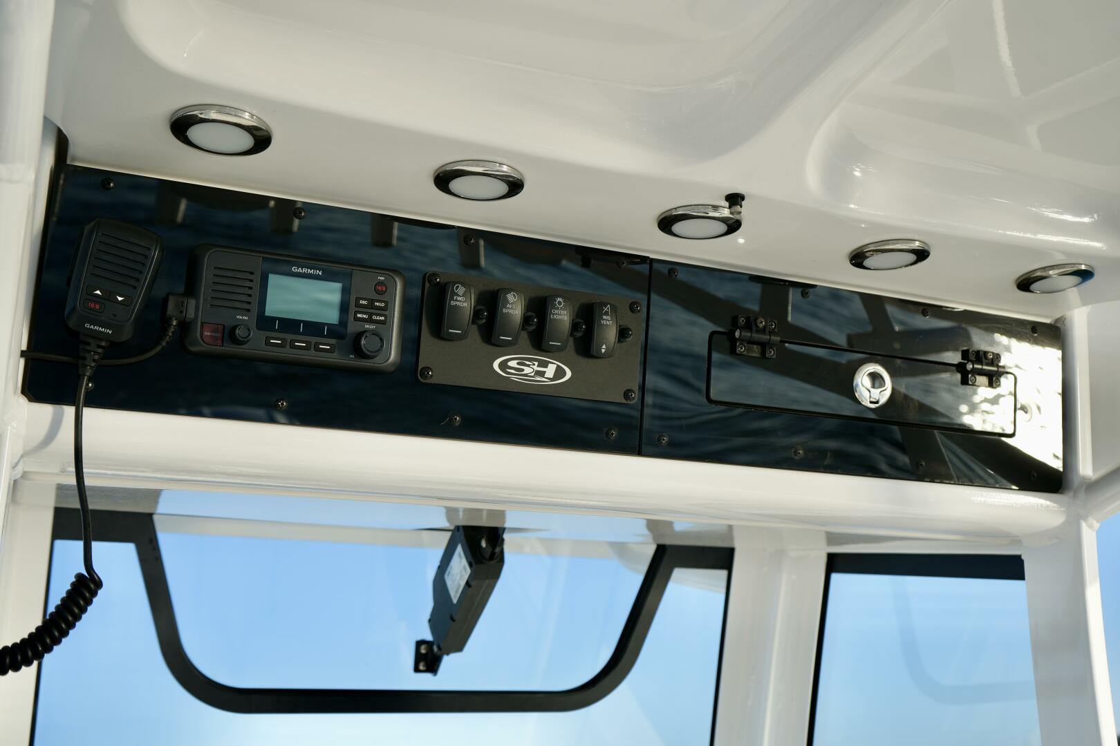 Slide: The Image of Electronics 2024 Sea Hunt 30 305 Ultra Center Console - 5124787