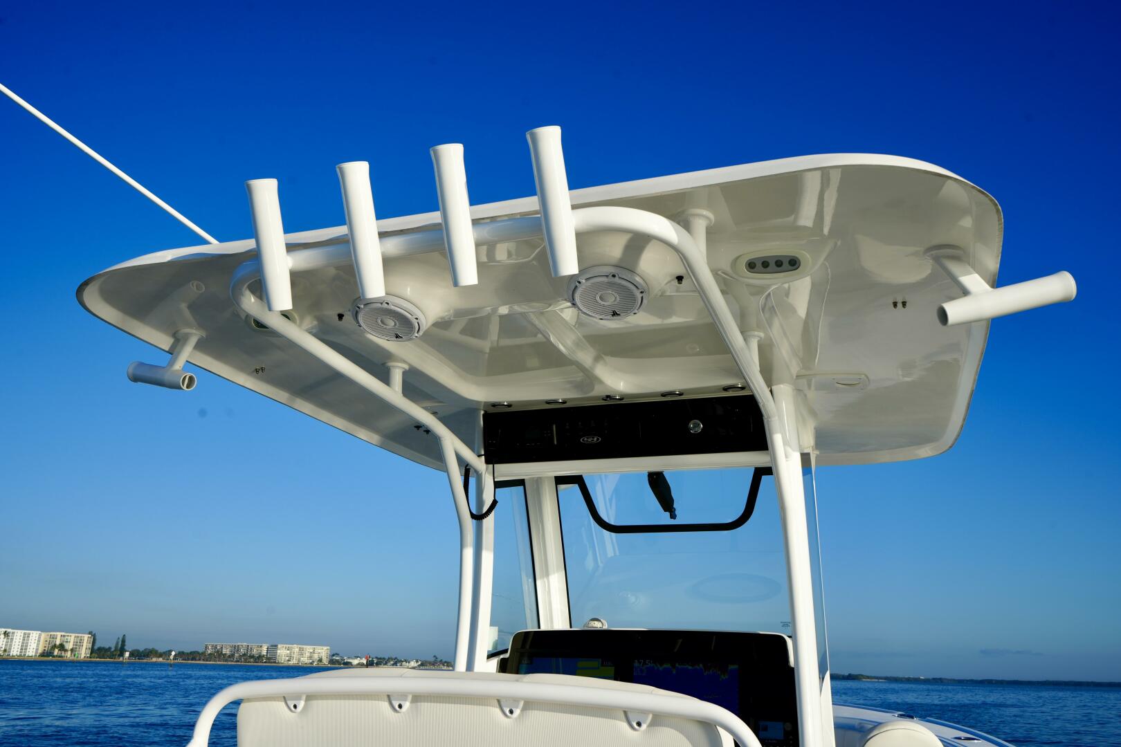 Slide: The Image of Hardtop 2024 Sea Hunt 30 305 Ultra Center Console - 5124788