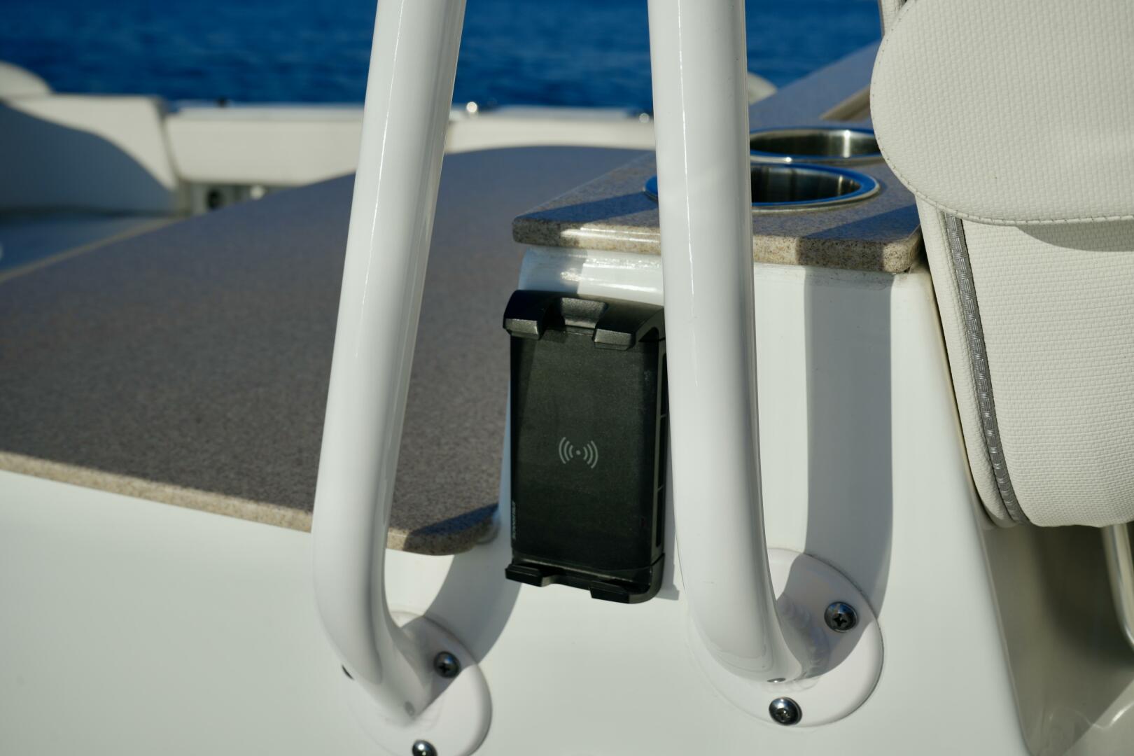 Slide: The Image of Deck Equipment 2024 Sea Hunt 30 305 Ultra Center Console - 5124790