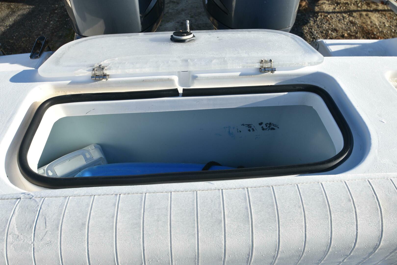 Slide: The Image of Sea Hunt Triton 260 2008 - 4968568