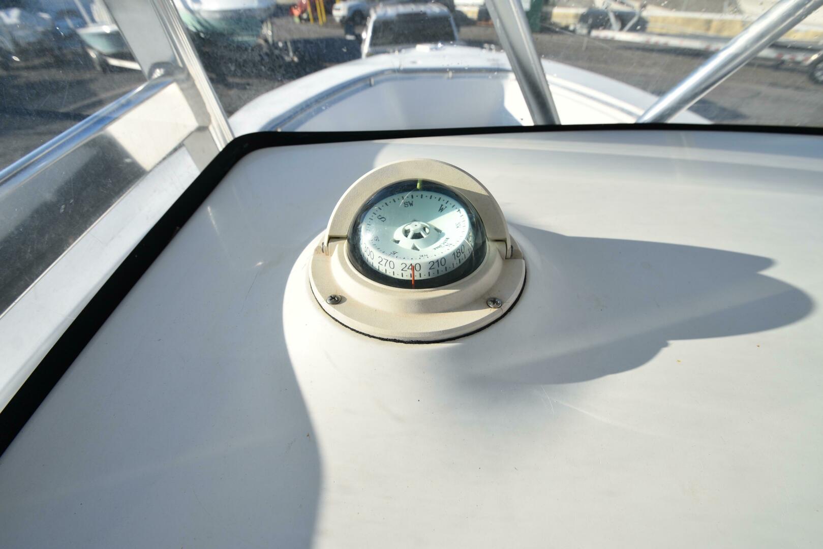 Slide: The Image of Sea Hunt Triton 260 2008 - 4968590
