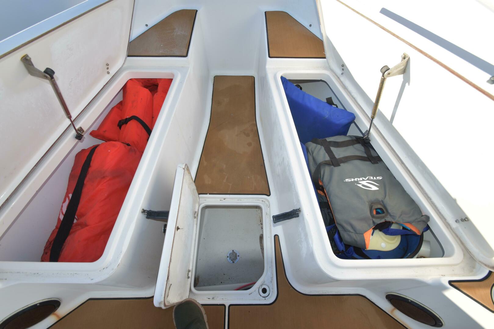 Slide: The Image of Sea Hunt Triton 260 2008 - 4968592