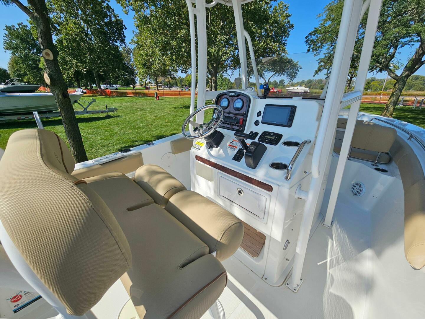 Slide: The Image of Sea Hunt Ultra 211 2013 - 5666897