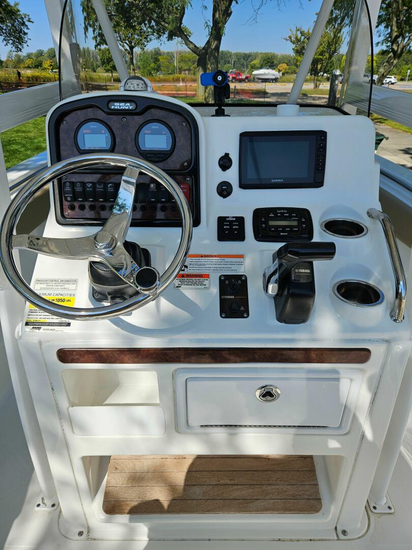 Slide: The Image of Sea Hunt Ultra 211 2013 - 5666900