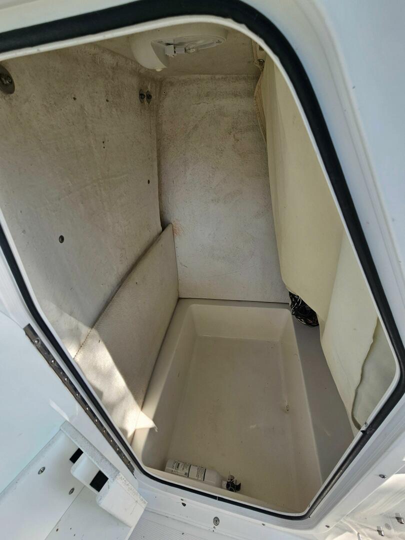 Slide: The Image of Sea Hunt Ultra 211 2013 - 5666904