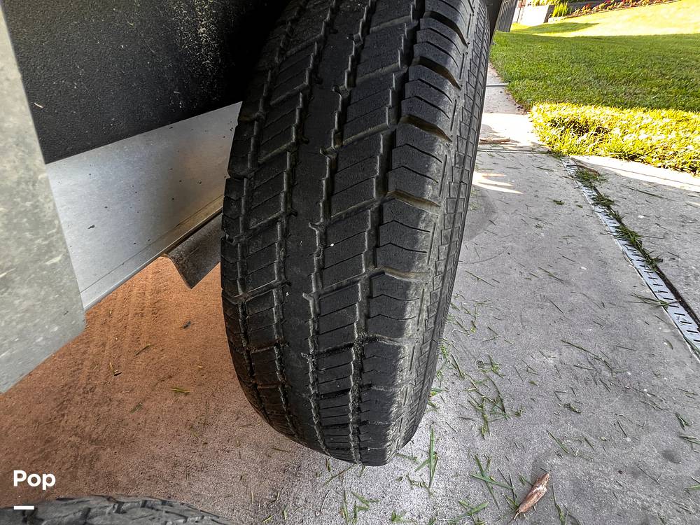 Slide: The Image of Sea Hunt Ultra 211 2018 - 15336190